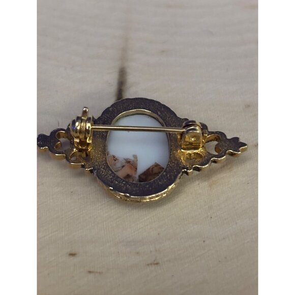 Vintage Porcelain Brooch Gilded Nude Maidens, Rococo Revival Pin Ornate Gold Ton - Picture 9 of 11